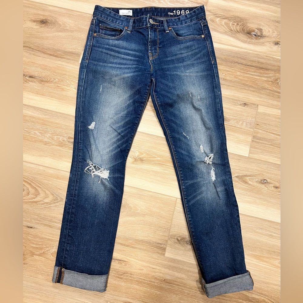 GAP Real Straight Distressed Jeans Size 26 R